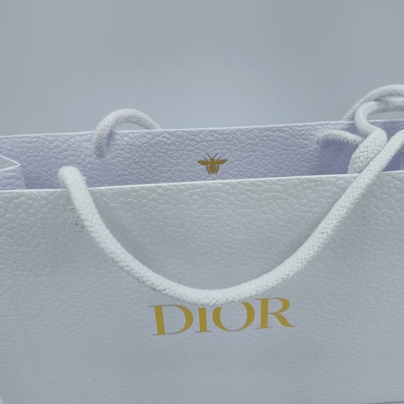 Dior White Pebbled Gift Bag 2021–2023 | Gold Logo | Luxury Packaging EUC - Picture 2 of 4